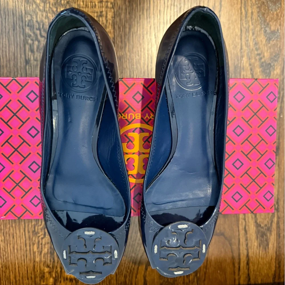 Like NEW Tory Burch Kitty Wedge Navy Patent Leather Peep-Toe - Picture 3 of 4